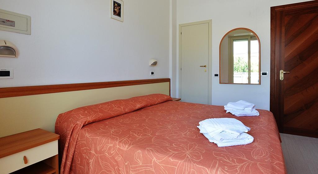 פינארלה Hotel Bamar מראה חיצוני תמונה