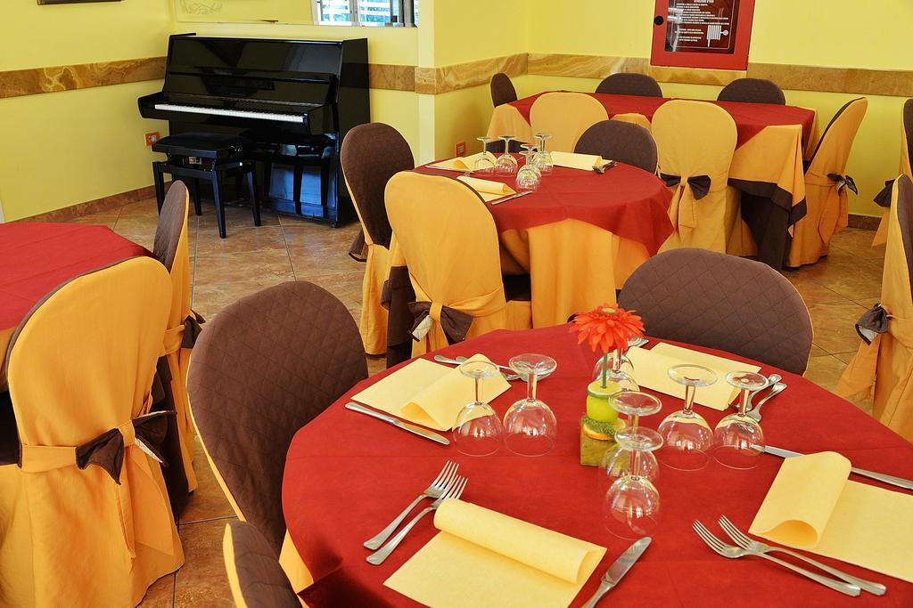 פינארלה Hotel Bamar מראה חיצוני תמונה