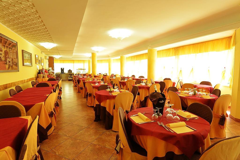 פינארלה Hotel Bamar מראה חיצוני תמונה